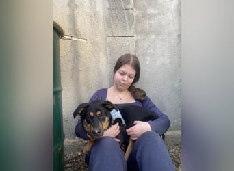 Kleine, schüchterne Rica sucht liebe Menschen