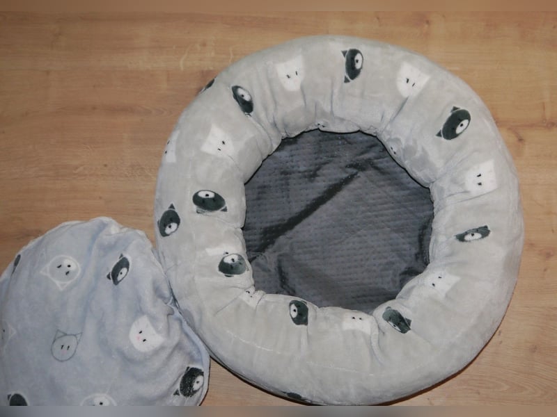 6tlg Hundebett + Julius K9 Geschirr Gr. 2XS Baby2 + Leine + Halsband + Hundemantel - N
