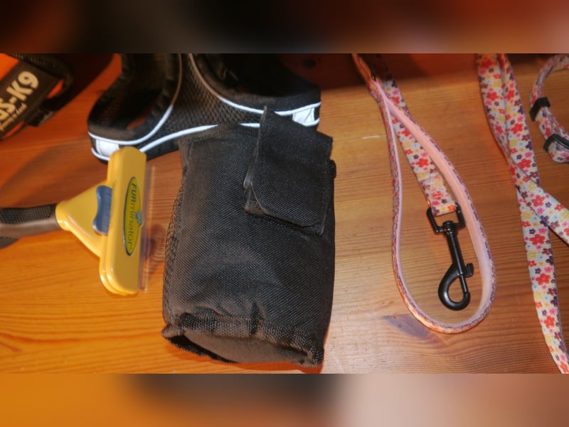 7tlg Hundegeschirr Julius K9 Gr. XS + Weste + Fellpflegewerkzeug + Maulkorb + Leine + Halsband - B