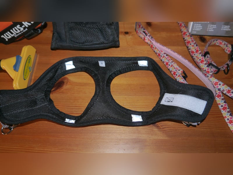 7tlg Hundegeschirr Julius K9 Gr. XS + Weste + Fellpflegewerkzeug + Maulkorb + Leine + Halsband - B