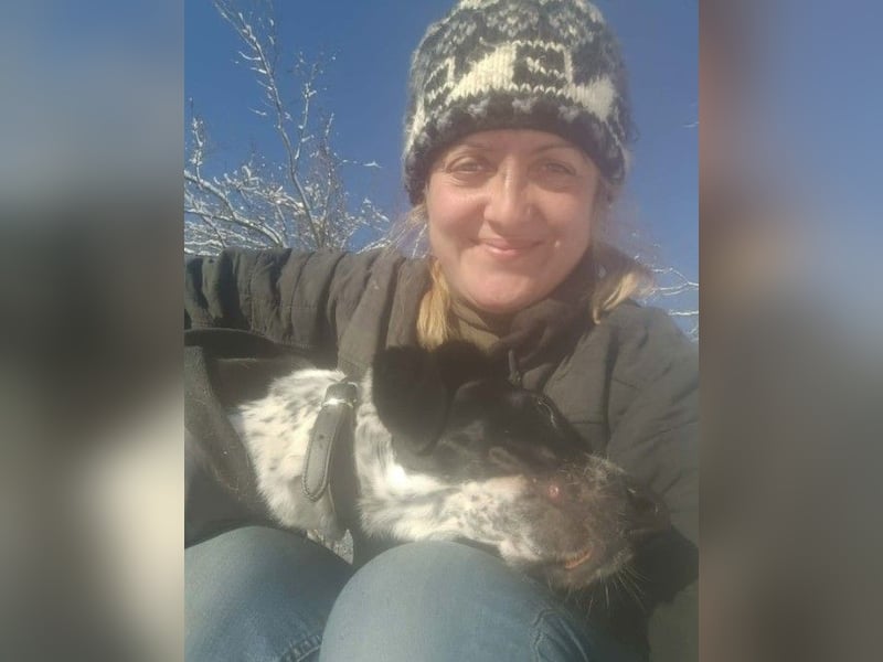 BELLA - intelligentes Mädchen wartet auf ihre Menschen