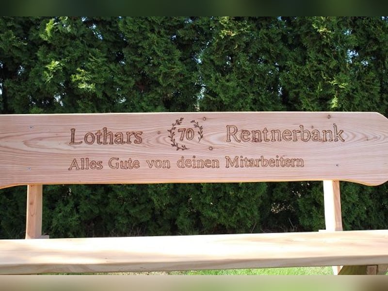 Gartenbank mit Gravur. Hochzeitsgeschenk. Rentners Geschenk.