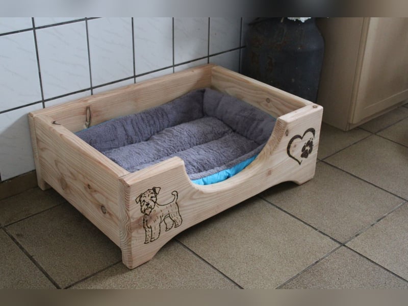 Hunde Bett mit Gravur. Hundekorb