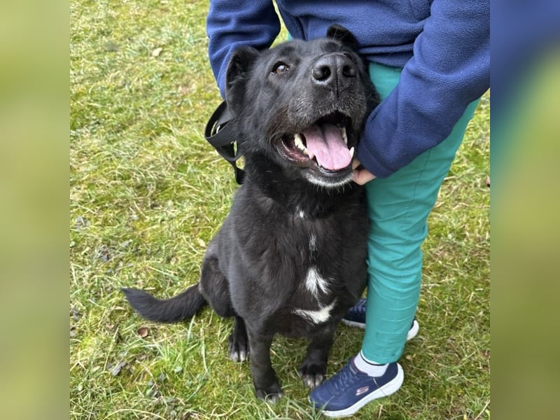 Sjena ein kräftiges Mädchen