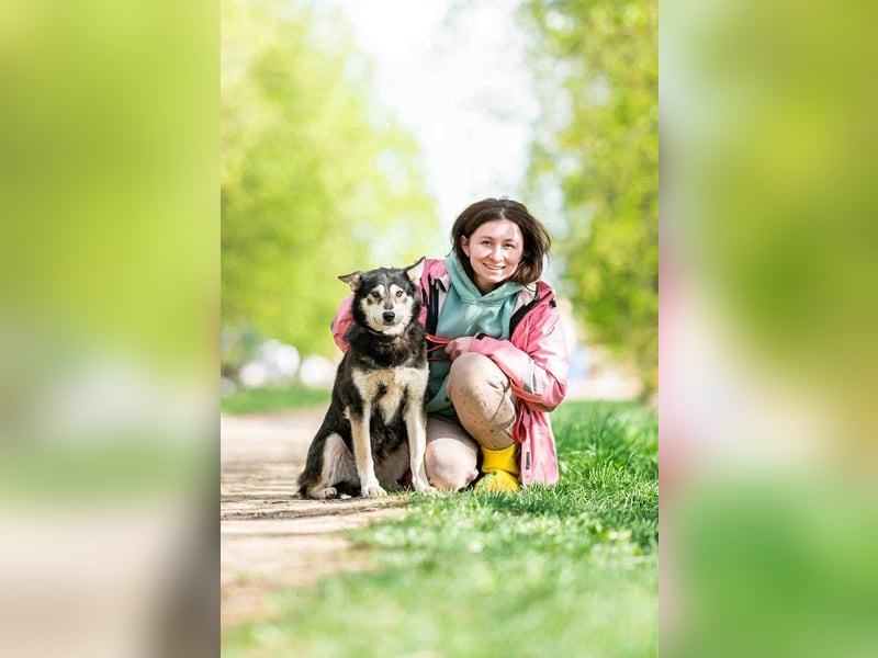 Fröhliche Lina sucht liebevolles Zuhause Fröhliche Lina sucht liebevolles Zuhause