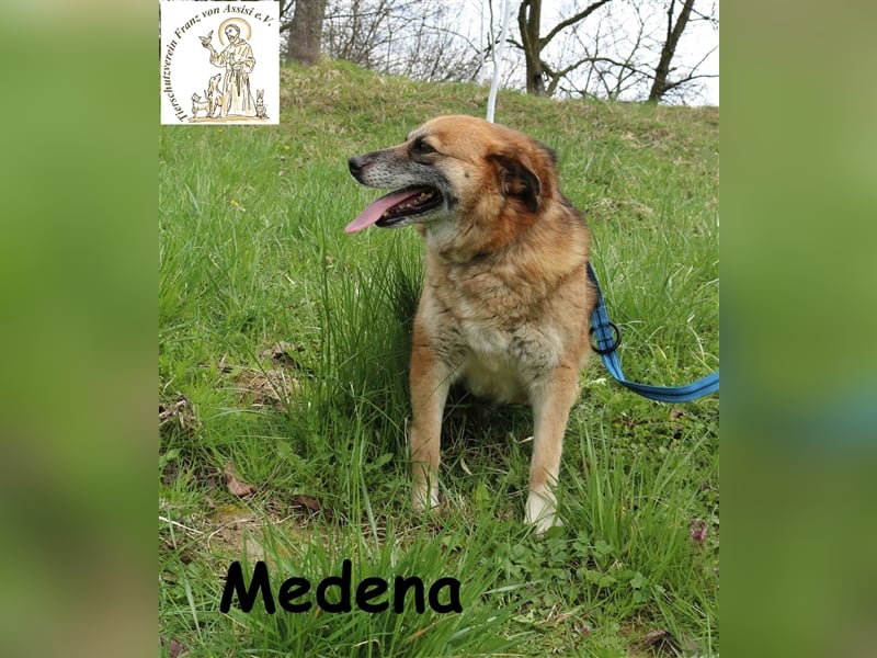 Medena - flotte Rentnerin sehnt sich nach Wärme
