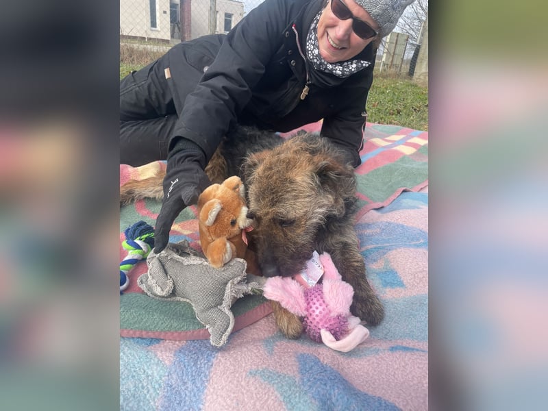 Sabina, einfach nur lieb wünscht sich so sehr eine Familie