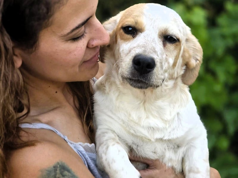 Emmi 01/2025 (ESP) - verschmustes und neugieriges, bezauberndes kleines Mädchen!