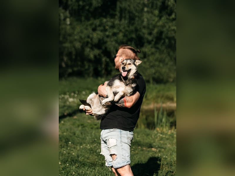 Aktive Naya sucht ihre Menschen